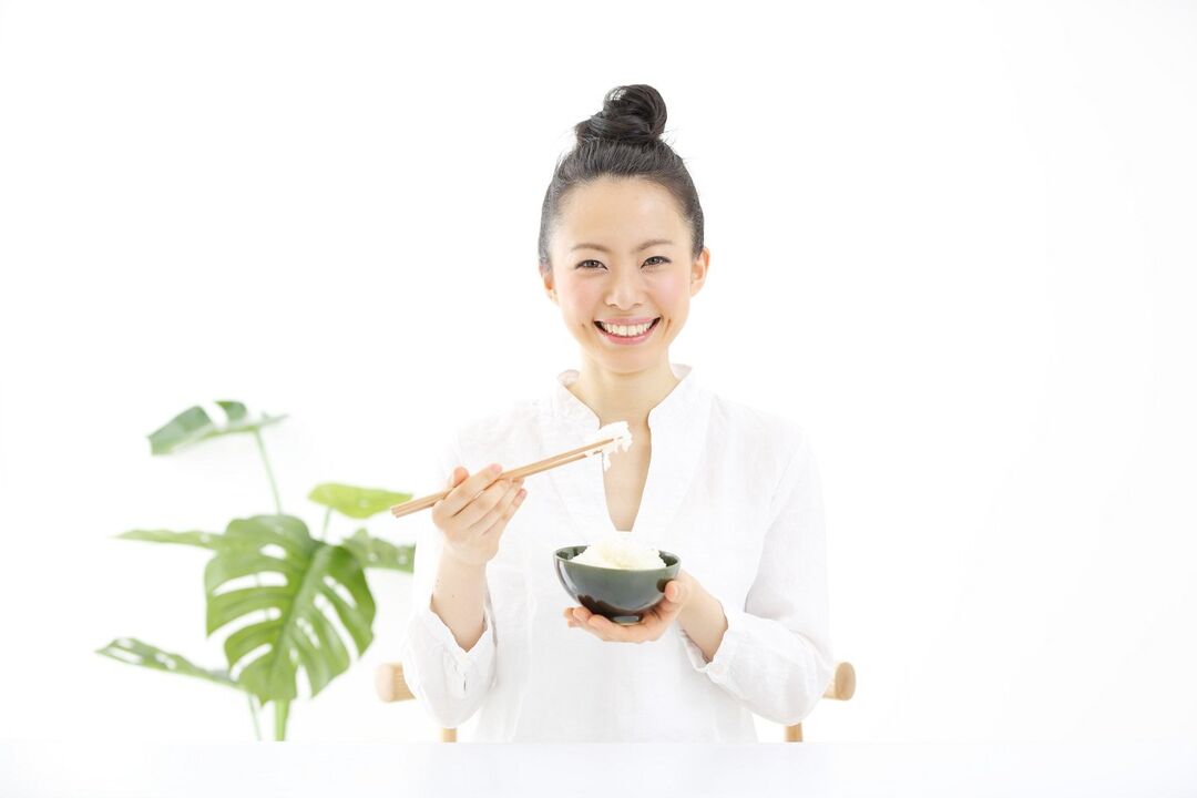 The Japanese eat a picture